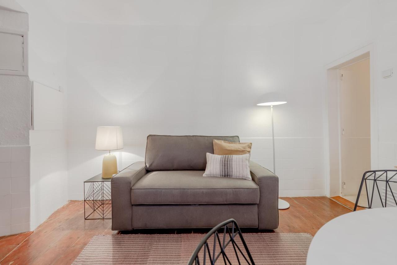 Typical Alfama Apartment, By Timecooler 리스본 외부 사진