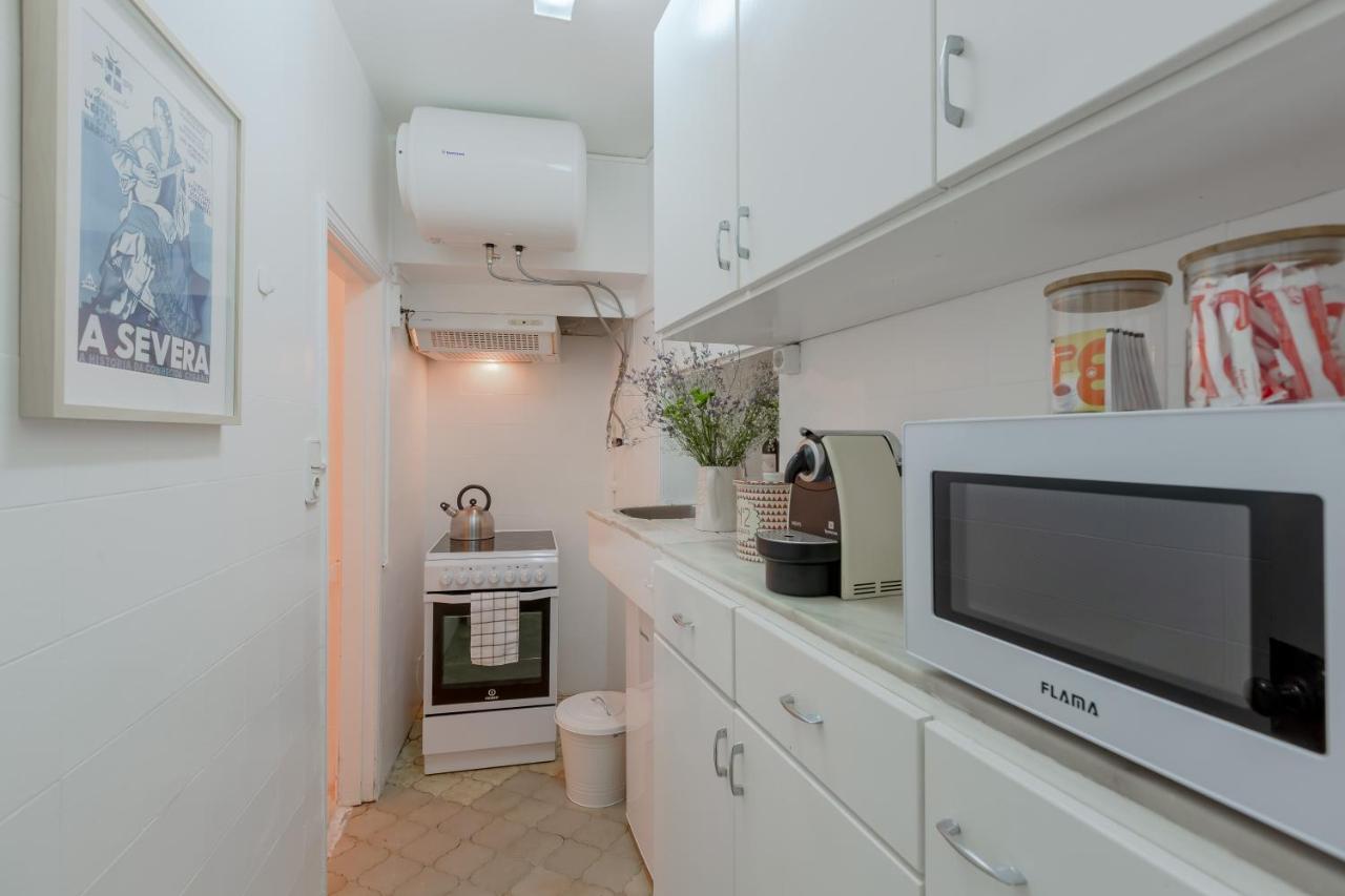 Typical Alfama Apartment, By Timecooler 리스본 외부 사진