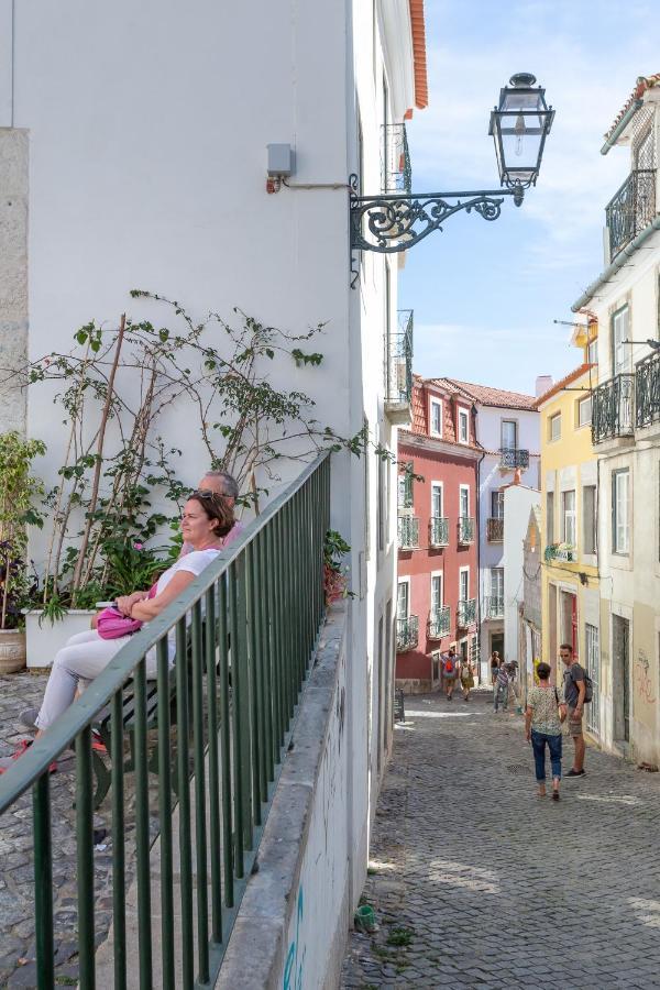 Typical Alfama Apartment, By Timecooler 리스본 외부 사진